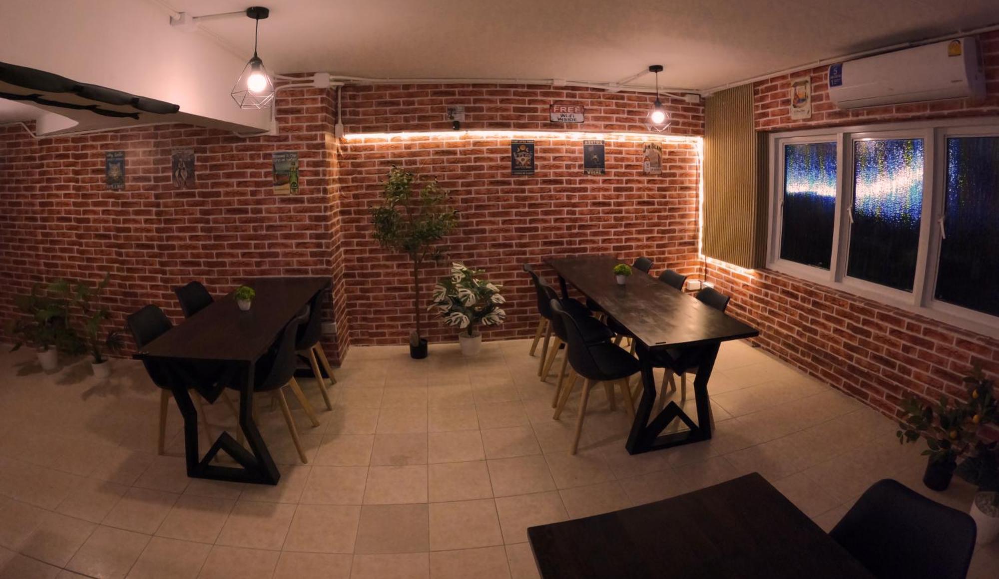Kpop Hostel Karon Екстер'єр фото
