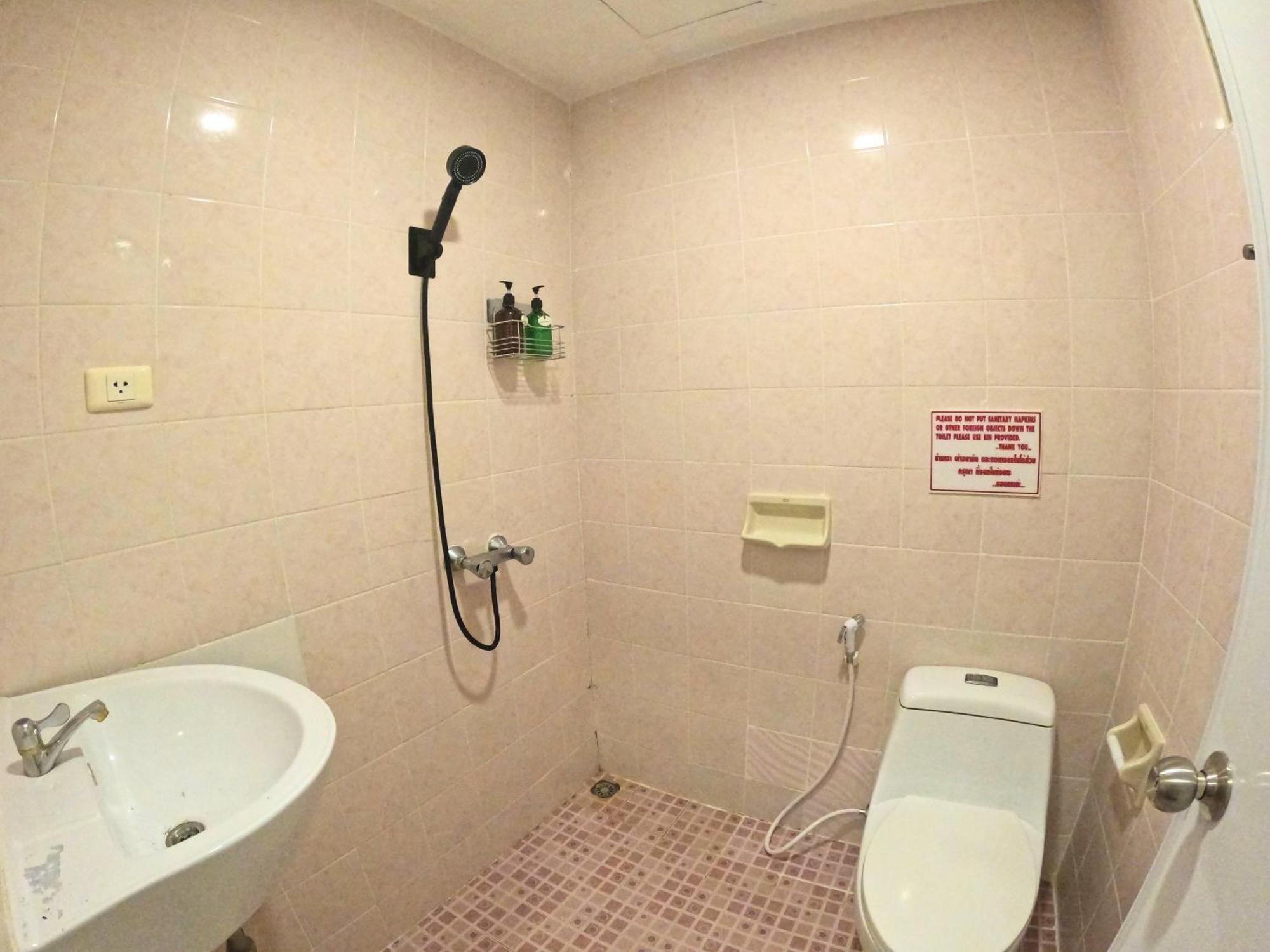 Kpop Hostel Karon Екстер'єр фото