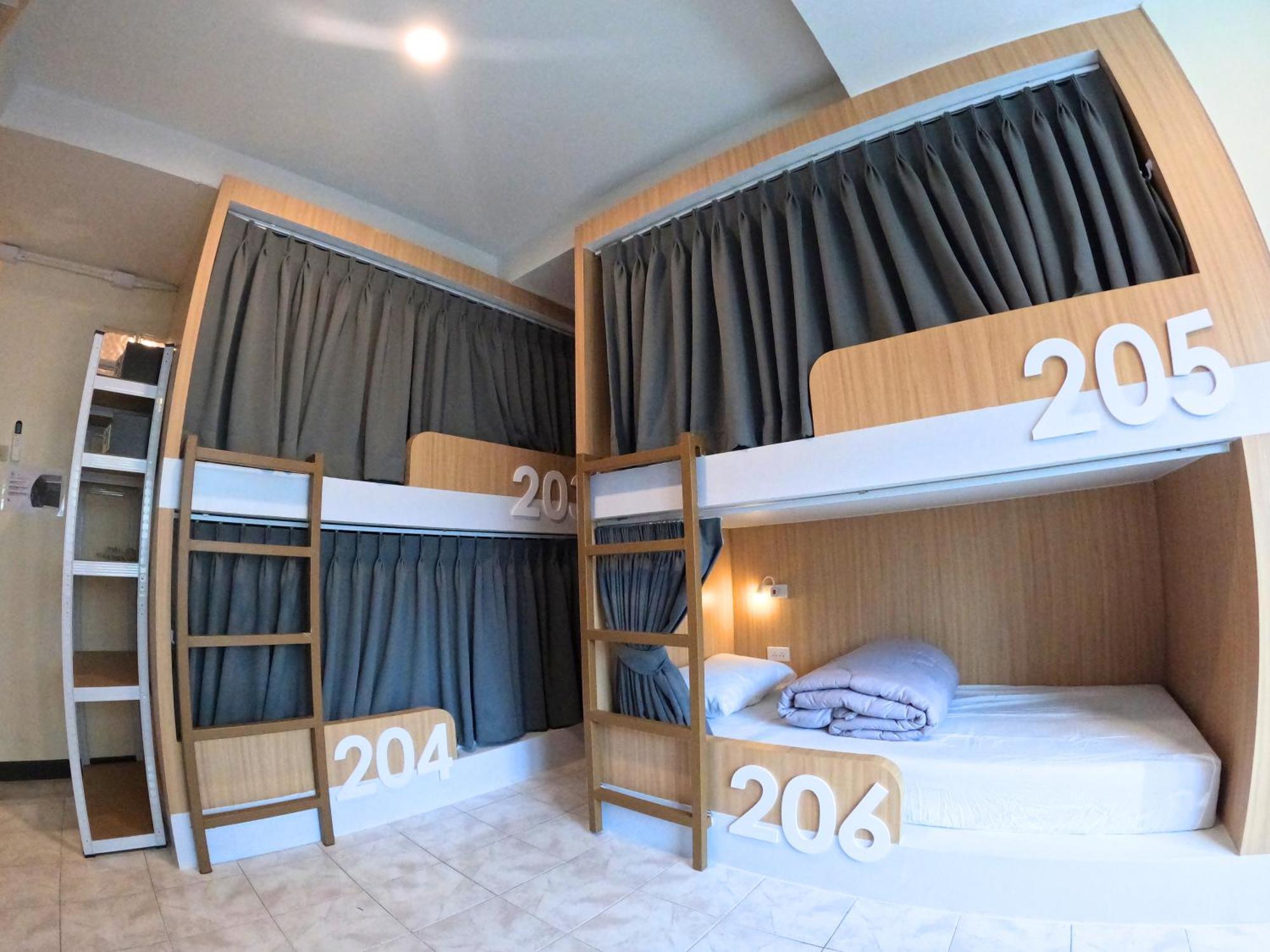 Kpop Hostel Karon Екстер'єр фото