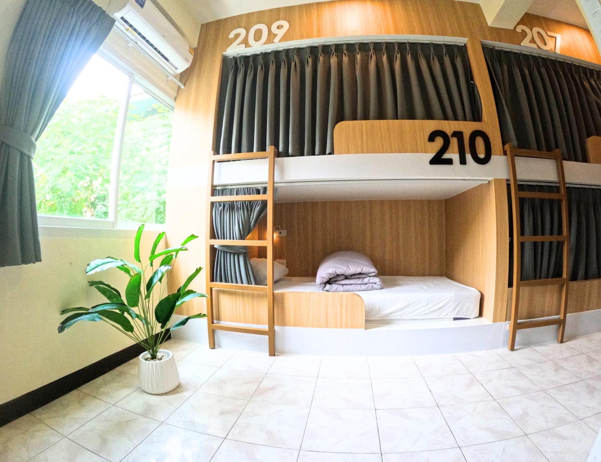 Kpop Hostel Karon Екстер'єр фото