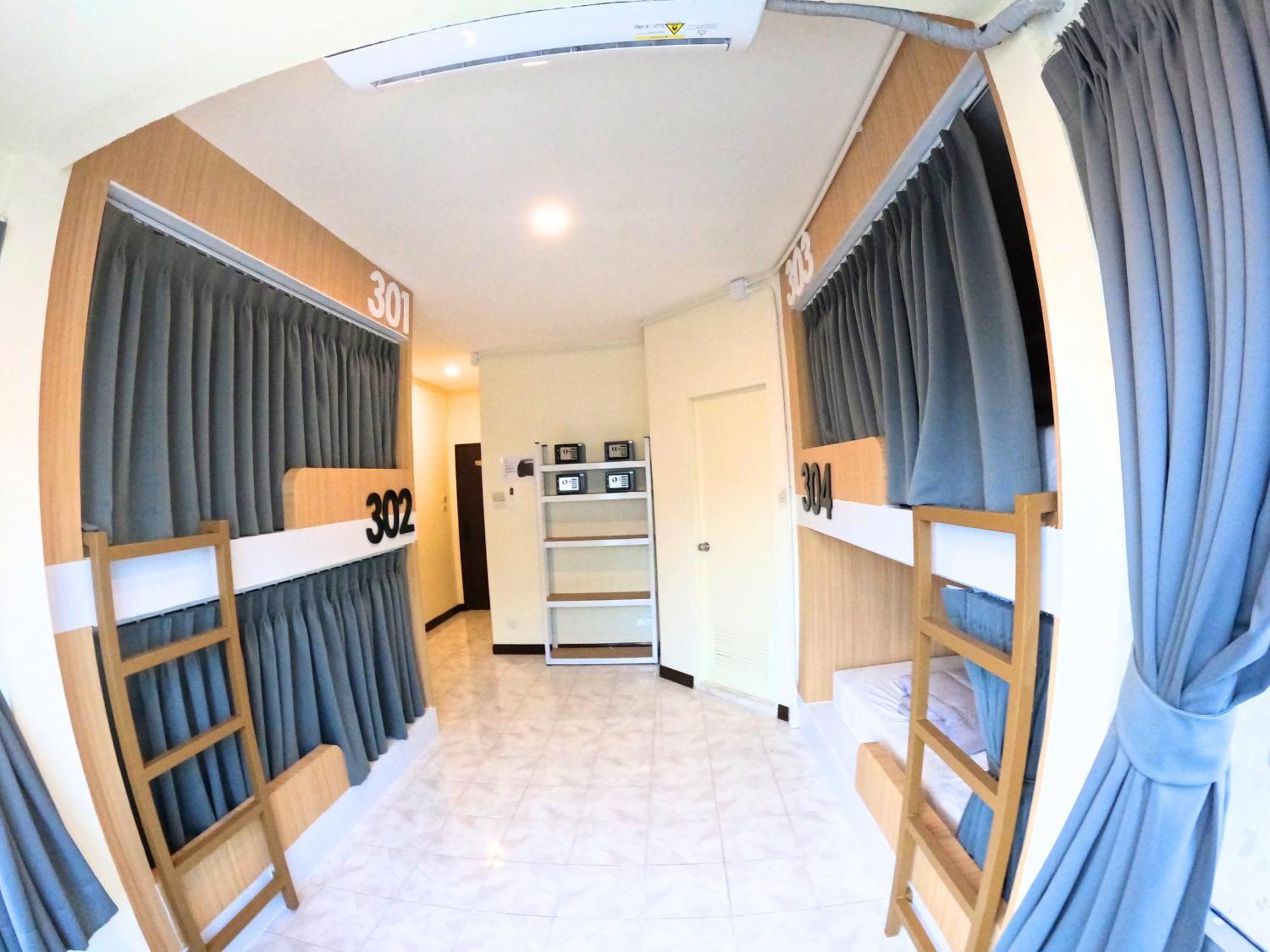 Kpop Hostel Karon Екстер'єр фото
