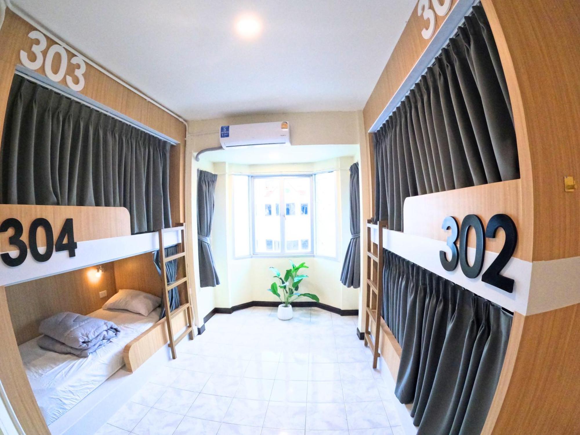 Kpop Hostel Karon Екстер'єр фото